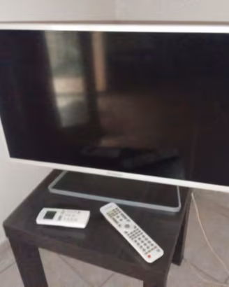 Televisore led HD da 32 pollici 