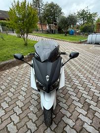 Scooter T-Max