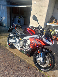 Aprilia tuono 660 factory con valige e attacchi