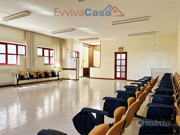 loft su due livelli con giardino e garage