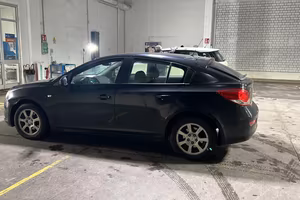 Cruze 2000€