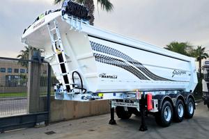 Mantella Semirimorchi stradali, mezzo dopera