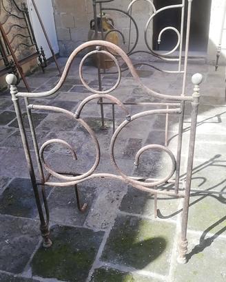 Letto antico ferro battuto 900