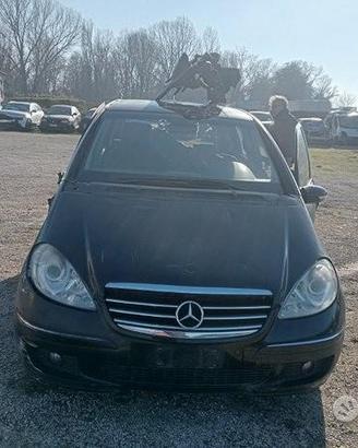 Mercedes Classe A W169 Demolita - Per Ricambi