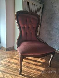 Poltroncina vintage in legno e velluto rosso