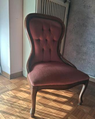 Poltroncina vintage in legno e velluto rosso