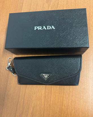 Occhiali da sole Prada neri modello Symbole