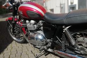 moto Triumph Bonneville T 100 anno 2008