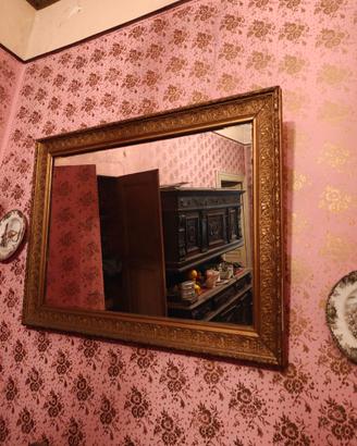 Grande specchio d'epoca con cornice dorata