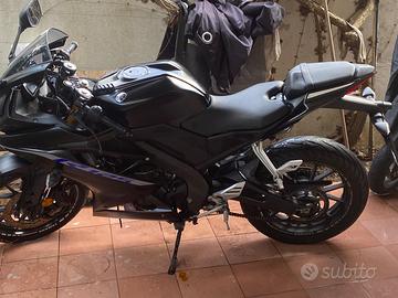 Moto Yamaha YZF125-A