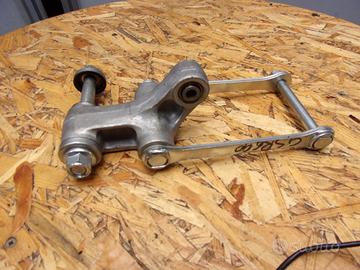 Leveraggi sopensione posteriore suzuki gsr 600
