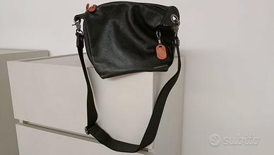 Borsa con tra in pelle colore nero Mandarina Duck 