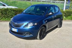 Lancia Ypsilon 1.0 70Cv FireFly 5 porte Hybrid Sil