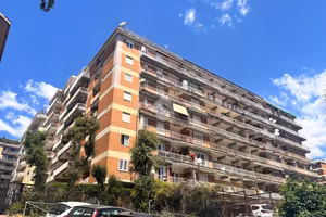 5 LOCALI A NAPOLI