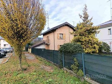 Villa a Vergiate, 4 locali