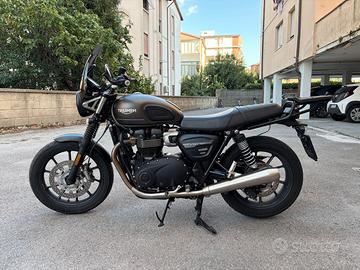 Triumph street twin 900 2023