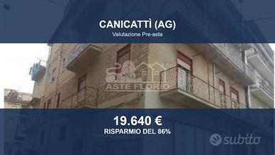 Immobile in asta di 205 m² con più di 5 locali a C