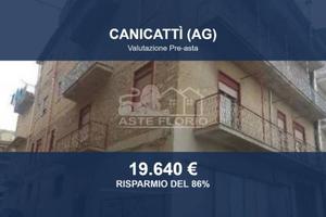 Immobile in asta di 205 m² con più di 5 locali a C