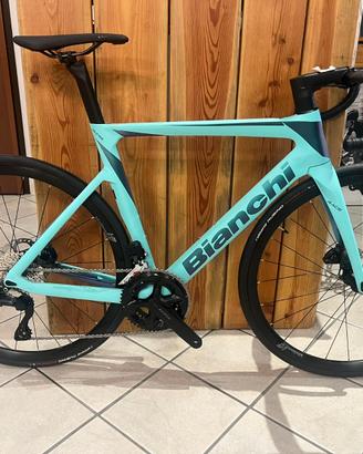 Bianchi OLTRE RACE 2026 mis 55 (M/L) 105 di2 NEW