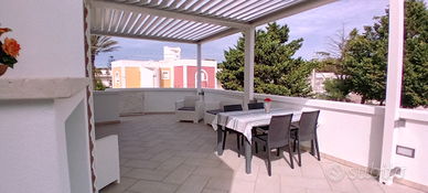 APPARTAMENTO con TERRAZZO vista MARE