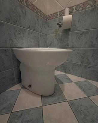 water e bidet in ceramica bianca