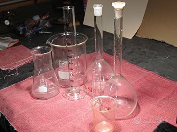 Contenitori in vetro graduati