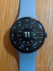Pixel Watch 4 wi fi 45 mm più 4 cinturinini extra.