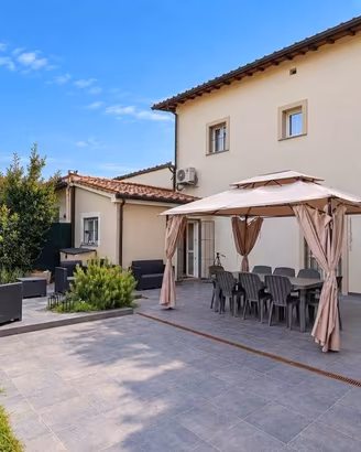 Casa indipendente di 158 m² con 5 locali a Campi B