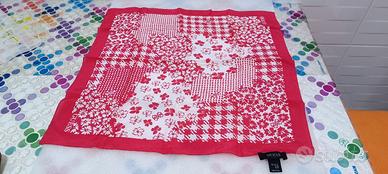 Foulard di seta Guess  nuovo mai usato