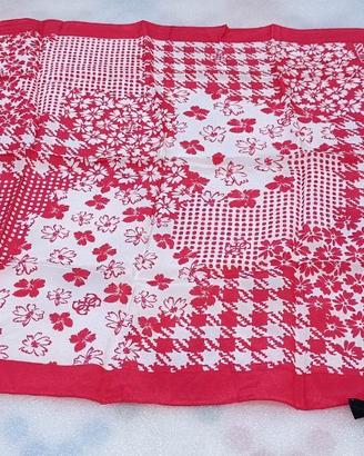 Foulard di seta Guess  nuovo mai usato