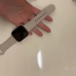 Apple Watch SE GPS + Cellular 44mm Cassa Alluminio
