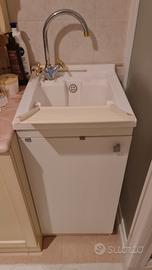 pozzetto lavatoio in resina interno /esterno nuovo