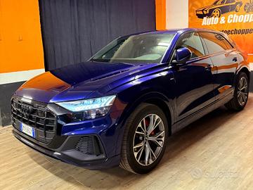 PAZZESCA AUDI Q8 S-LINE MILD-HYBRID CON SOLI 17.62