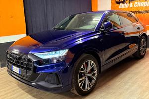 PAZZESCA AUDI Q8 S-LINE MILD-HYBRID CON SOLI 17.62