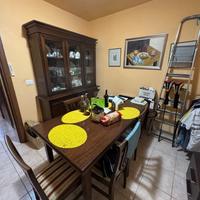 Tavolo, sedie, buffet e credenza a vendere