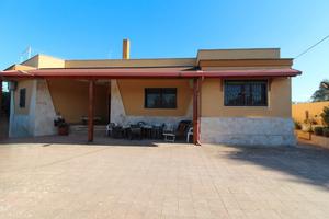 Vendita villa indipendente c.da San Barbato