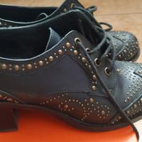 Scarpe con tacco stringate