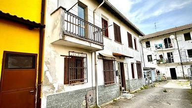 MORTARA CITTA': SOLUZIONE DI CORTE CON GIARDINO