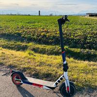 Monopattino elettrico Aprilia esrz