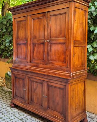 Credenza antica doppio corpo pannellata in noce