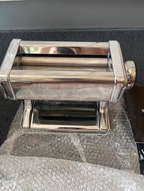 . Macchina per la pasta