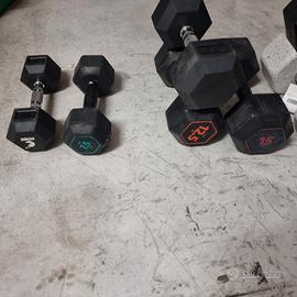 Kit di manubri esagonali a coppia e spaiati. Nuovi