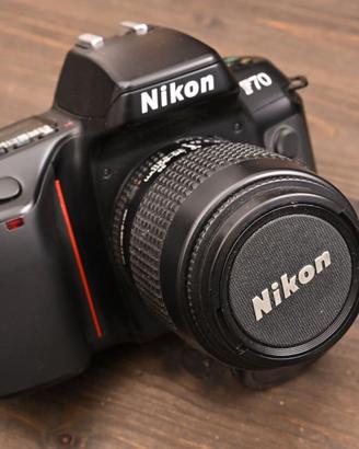 Nikon F70 con lente 35-80 mm AF Nikkor