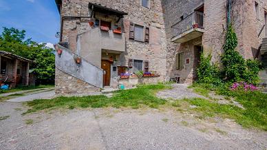 2 LOCALI A MONTE SAN PIETRO
