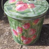 Pattumiera in lamiera zincata.