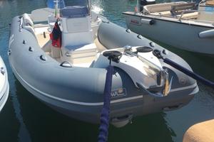 Gommone natante