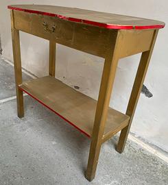 Mobiletto in legno con cassetto centrale