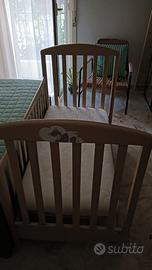 Lettino infanzia in legno colore acero