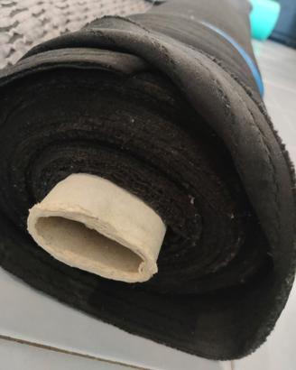 Rotolo di tessuto pesante nero