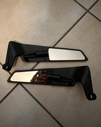 Specchietti retrovisori modello stealth